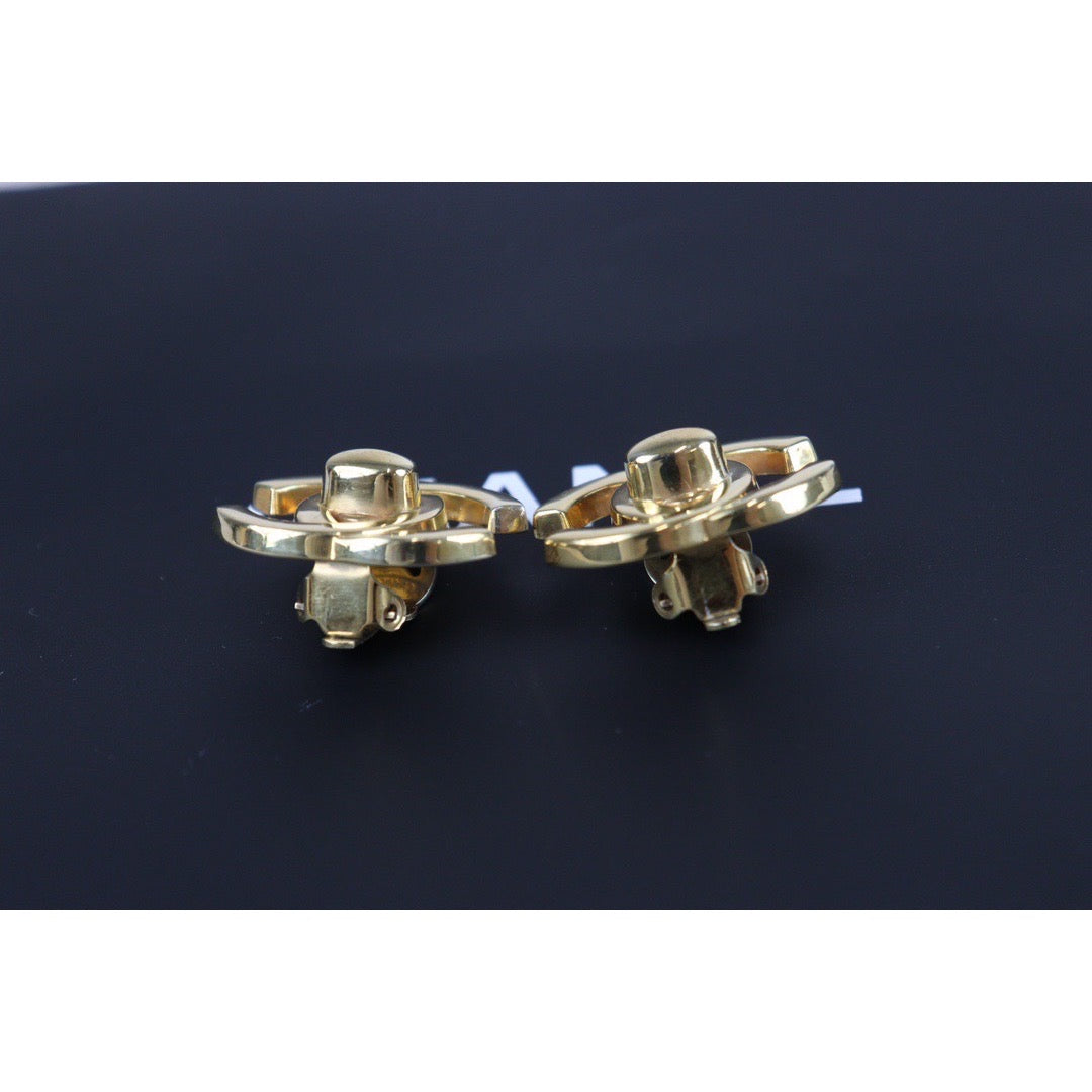 Rank A ｜CHANEL Vintage 18K Gold Plating Earrings ｜23072710