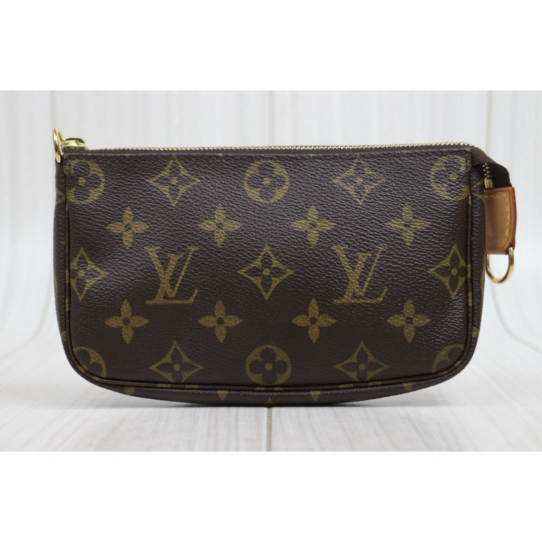 Very Good ( Rank A) ｜ LV Monogram Pochette Accessoires MM｜26020615