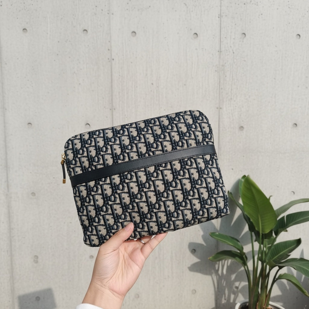 Include Entrupy Certificate of Authenticity｜Very Good ( Rank A)｜ Dior  Oblique Travel Kit  Clutch｜26050713