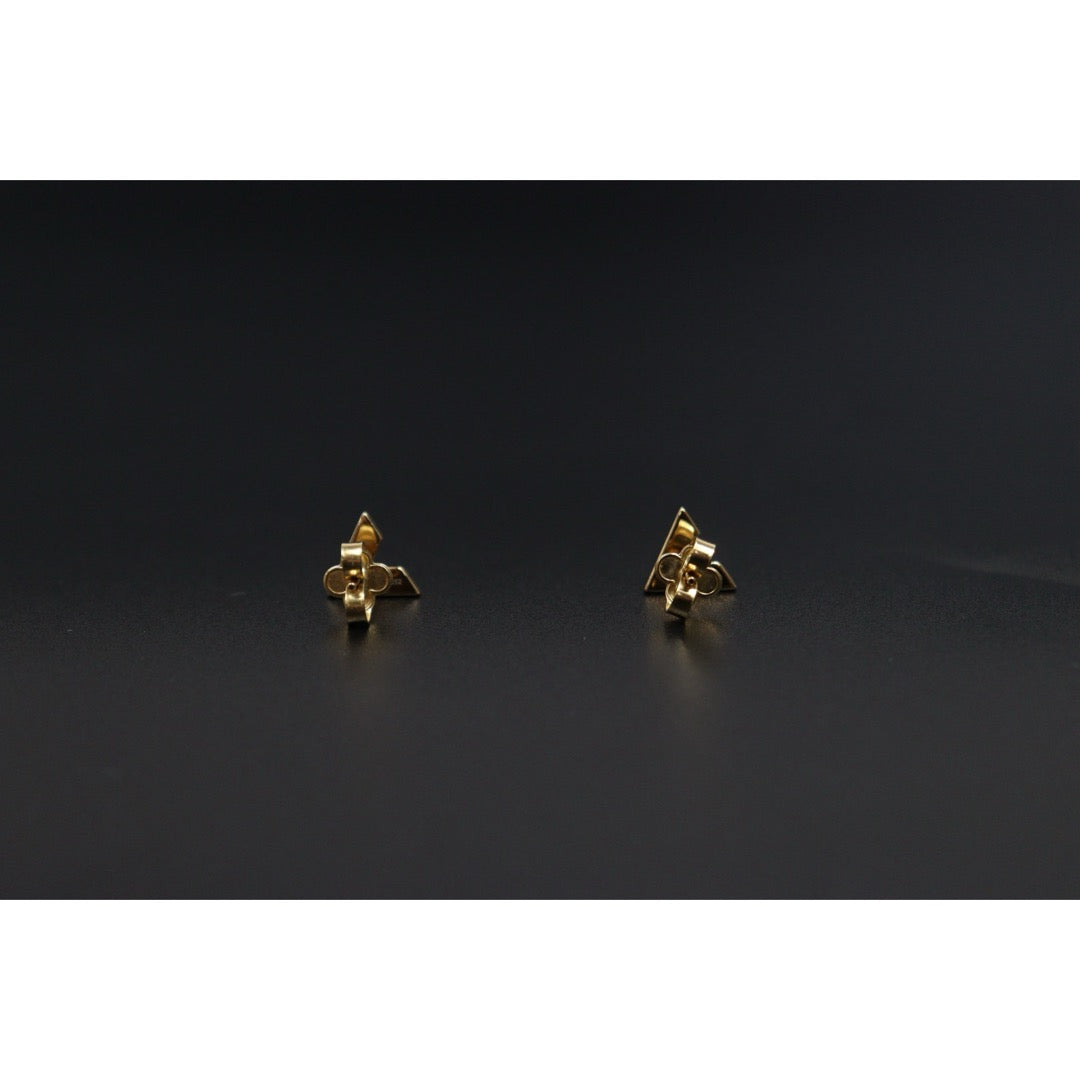 Include Authentic Detective Certificate of Authenticity｜Very Good ( Rank A) ｜ Louis Vuitton Collier Essential V Earrings ｜26042007