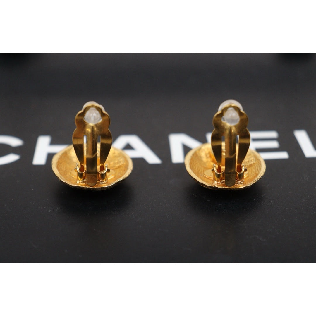 Very Good ( Rank A) ｜ CHANEL Coco Mark  Woven Pattern Gold Earrings Made In 1992Year ｜25102304