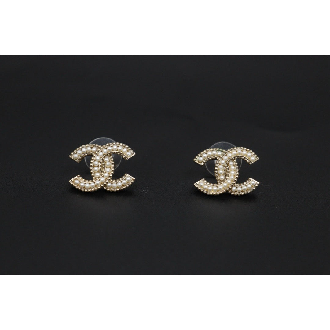 Include Authentic Detective Certificate of Authenticity｜Very Good ( Rank A) ｜CHANEL C16V COCO Mark Pearl Earrings Made In 2016Year｜S26031014