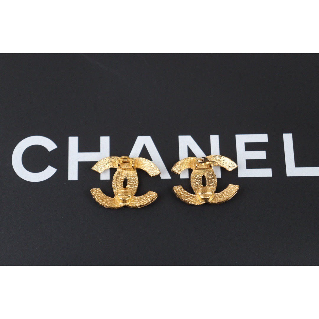 Rank A ｜CHANEL Coco Mark Knitting Design Earrings ｜Q24053025