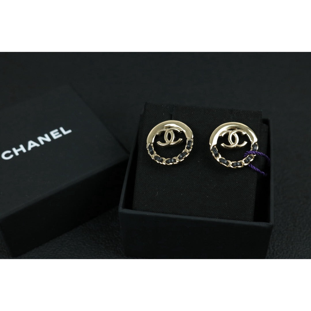 Include Authentic Detective Certificate of Authenticity｜Very Good ( Rank A) ｜CHANEL B22P COCO Mark Leather Pierced Earrings Made In 2022Year｜S26062101