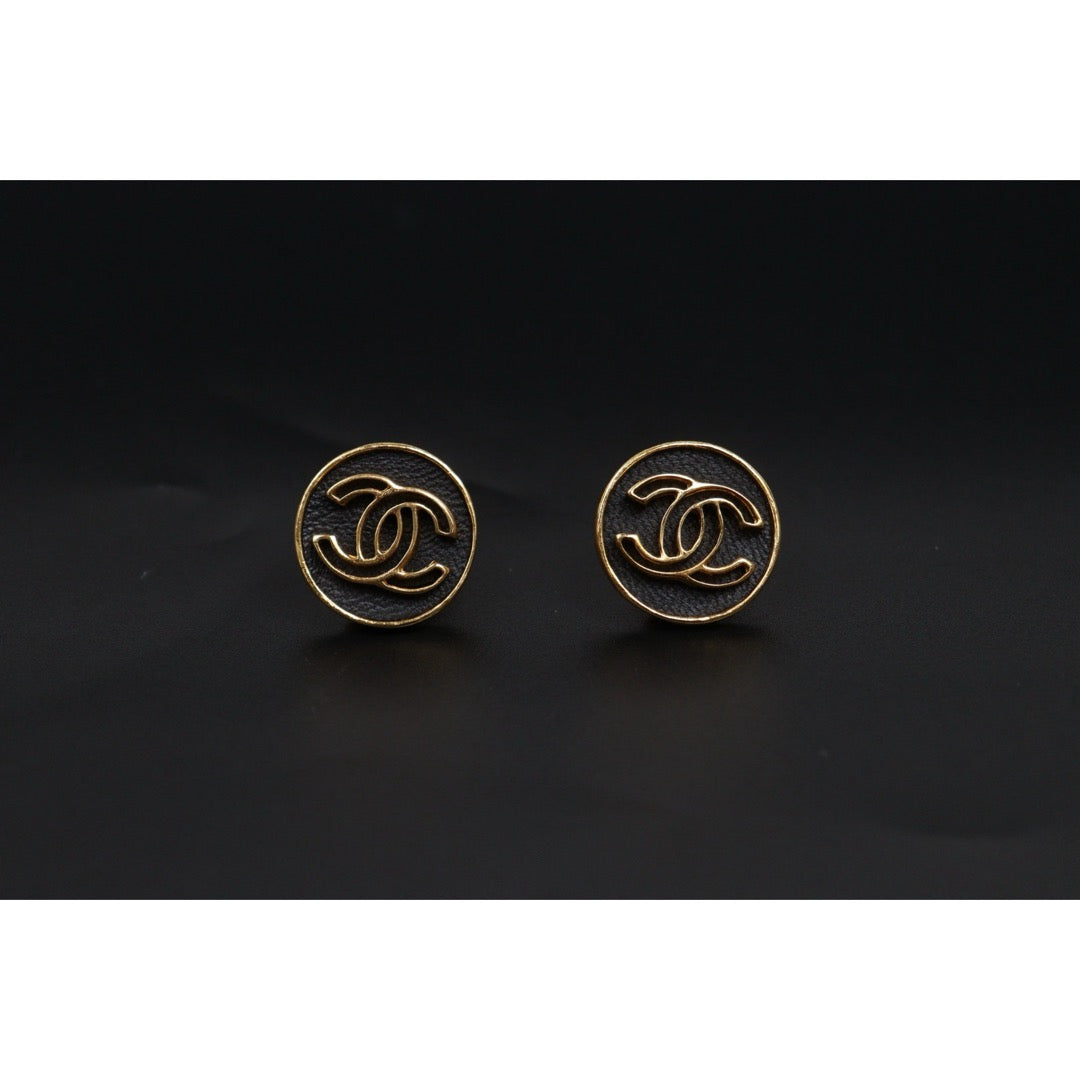 Include Authentic Detective Certificate of Authenticity｜Very Good ( Rank A) ｜CHANEL 03P Coco Mark Golden Earrings Made In 2003 Year ｜26052102