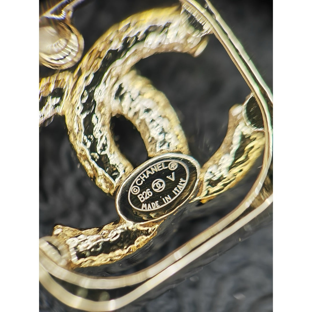 Include Authentic Detective Certificate of Authenticity｜Very Good ( Rank A) ｜CHANEL B26V COCO Mark  Square Openwork Rhinestone Earrings Made In 2026Year｜S26081804