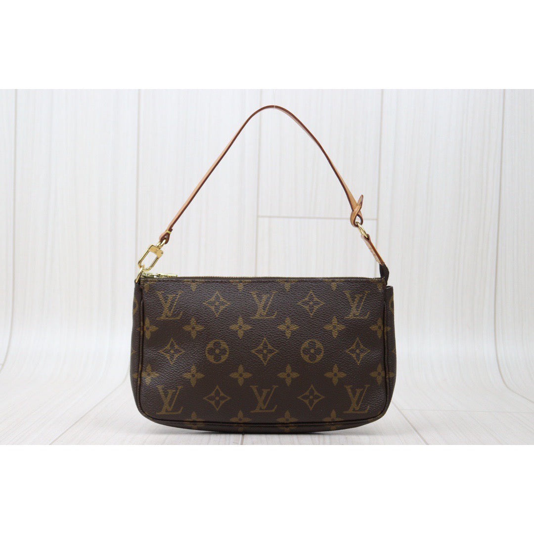 Rank AB ｜ LV Monogram Pochette Accessoires Vintage Model ｜V24053031