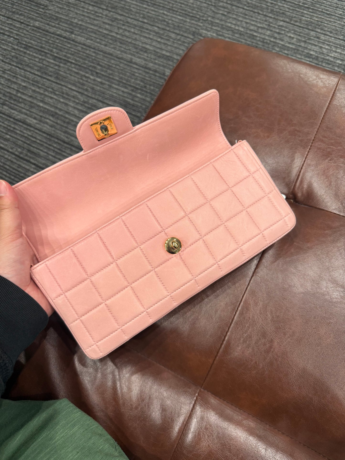 First installment 1/3｜Good ( Rank AB)｜ CHANEL  Lambskin Shoulder Bag Pink ｜25060308