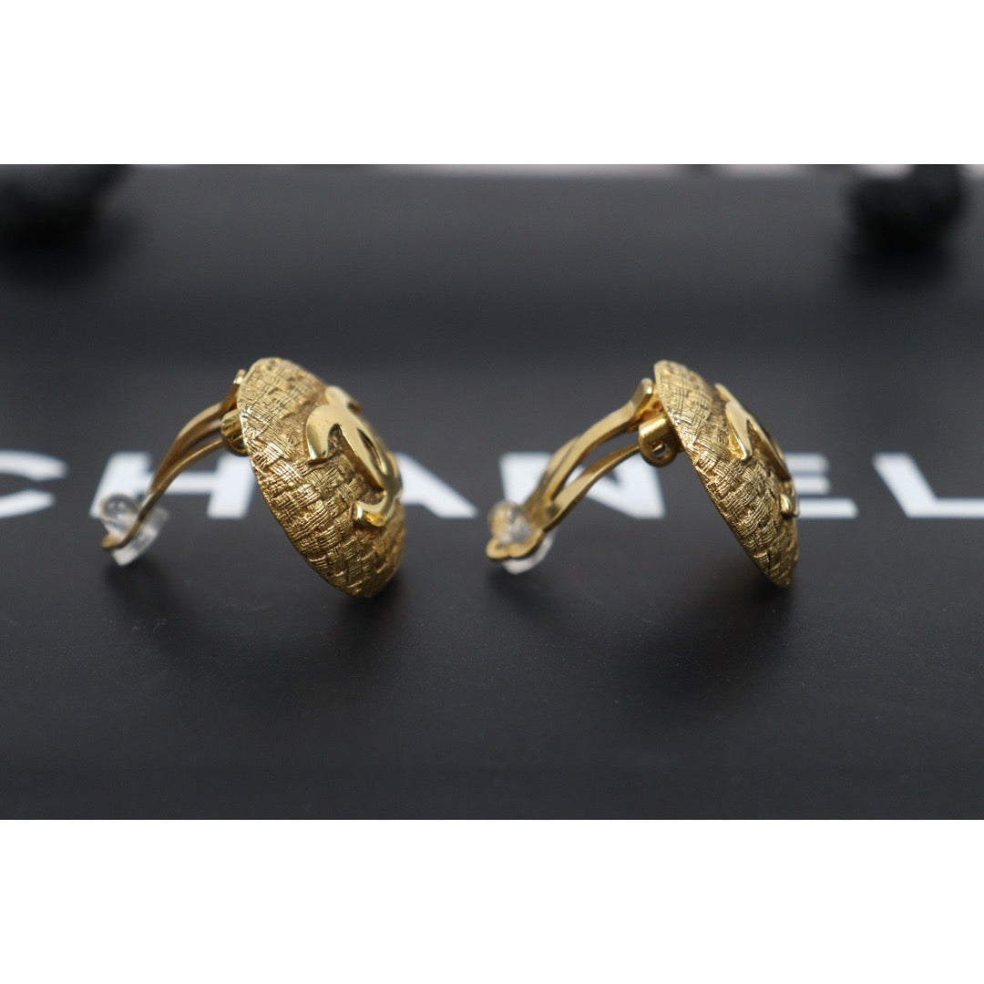 Very Good ( Rank A) ｜ CHANEL Coco Mark  Weave Gold Earrings Made In 1992Year ｜25112505