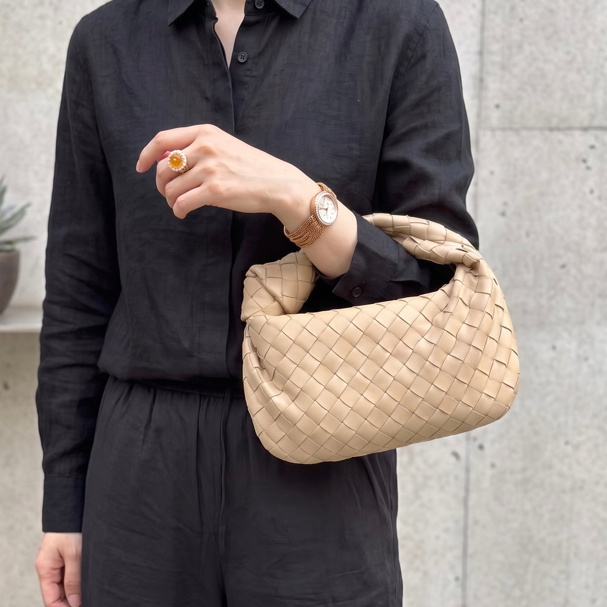 Include Entrupy Certificate of Authenticity｜Very Good ( Rank A)｜ Bottega Veneta Lamb Skin Mini Jodie Hand Bag Beige｜S26083013