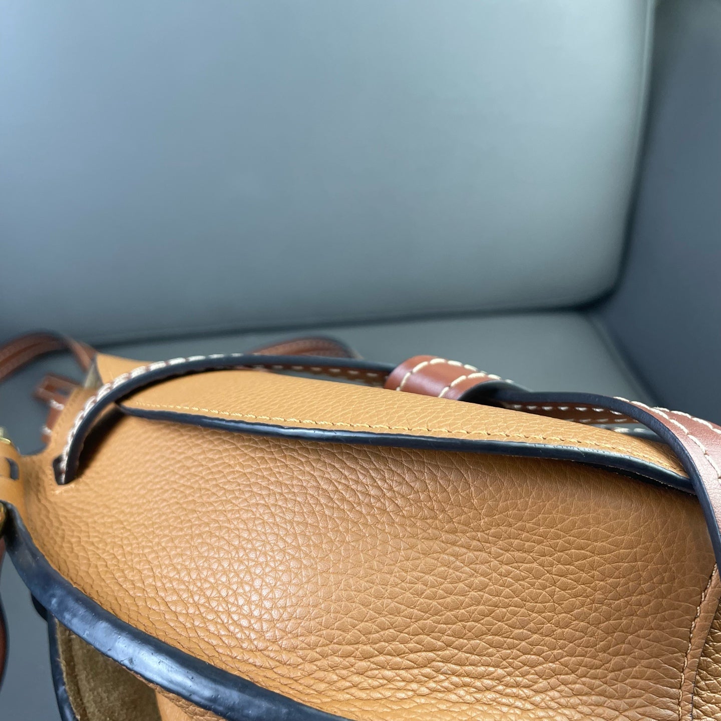 Very Good ( Rank A) ｜ Loewe Gate  Shoulder Bag Caramel｜P24051325