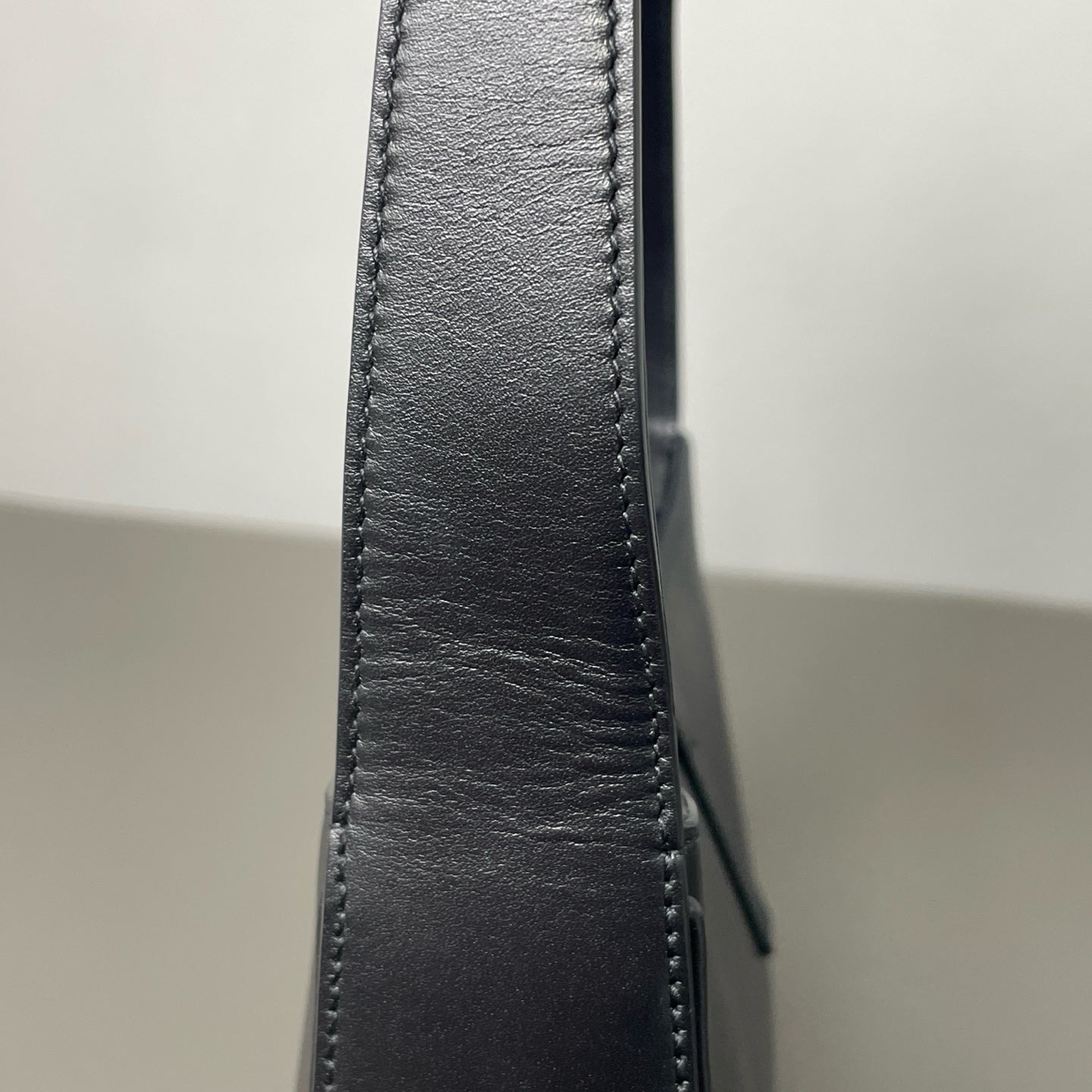 third installment 3/3 ｜ Include Entrupy Certificate of Authenticity｜Very Good ( Rank A)｜  Saint Laurent YSL Hobo Shoulder Bag