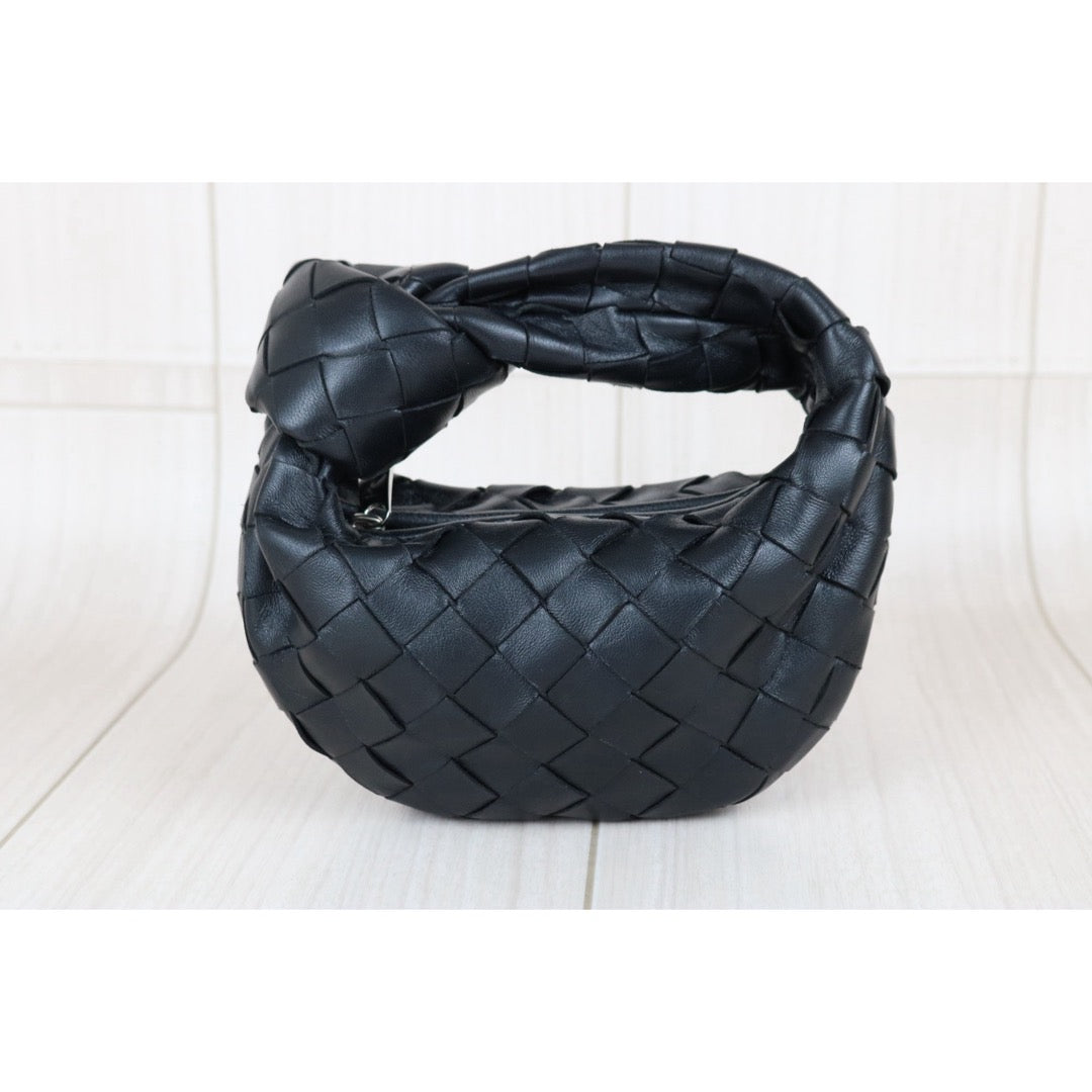 Include Entrupy Certificate of Authenticity｜Very Good ( Rank A)｜ Bottega Veneta Lamb Skin Mini Jodie Hand Bag Black｜S26051702