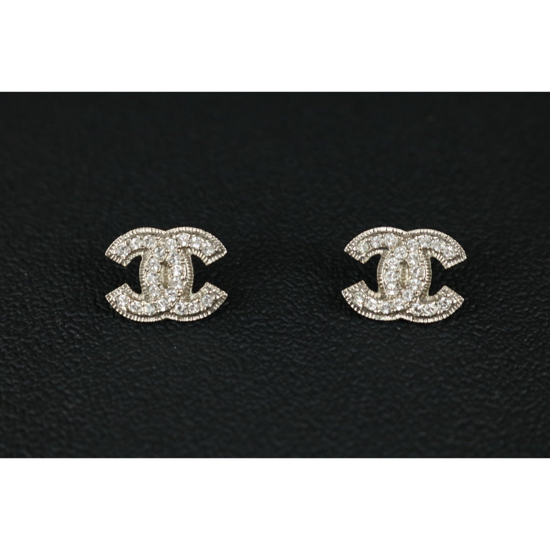 Include Authentic Detective Certificate of Authenticity｜Very Good ( Rank A) ｜CHANEL A11V COCO Mark Rhinestone Earrings Made In 2011Year｜S26040811
