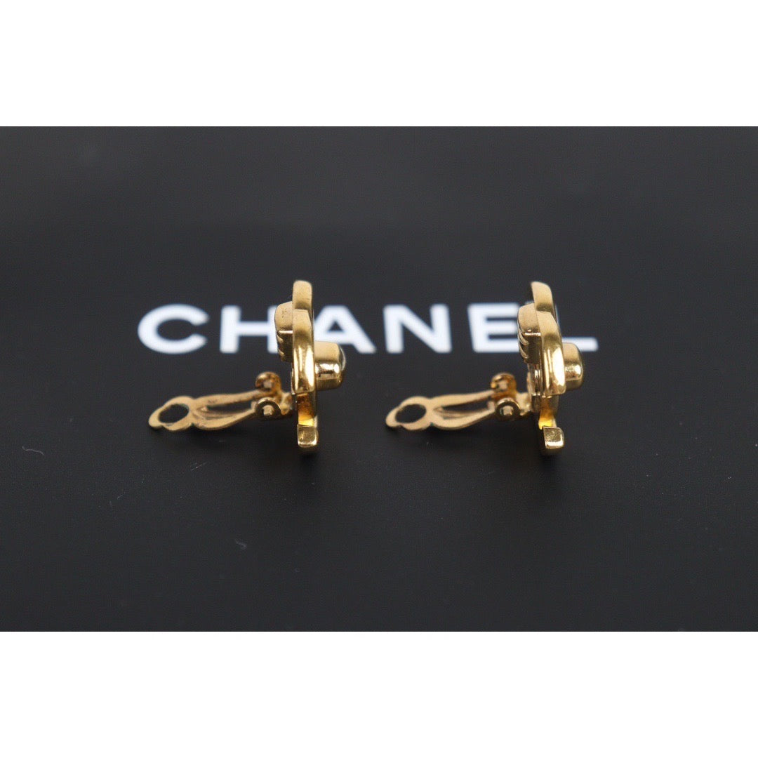 Rank A ｜CHANEL Vintage 18K Gold Plating Earrings  Made In 1997 Year ｜23101203