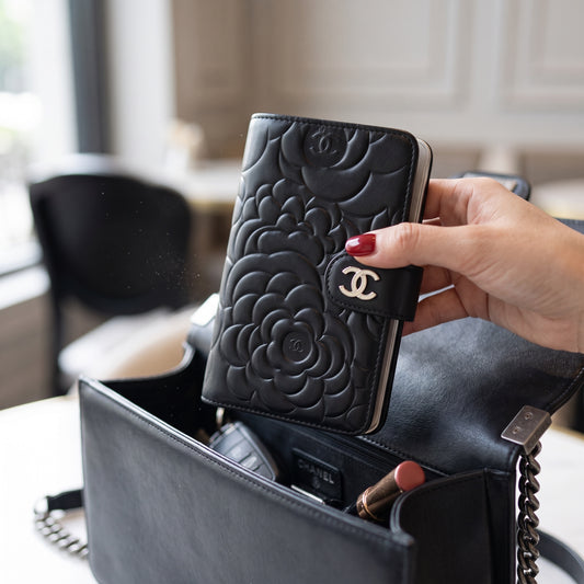 Include Entrupy Certificate of Authenticity｜Very Good ( Rank A)｜CHANEL Lambskin Camellia Embossed Flap Black Wallet Made In 2012-2013Year｜X26062909