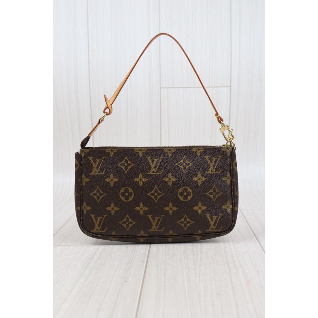 Rank AB ｜ LV Monogram Pochette Accessoires ｜23122111