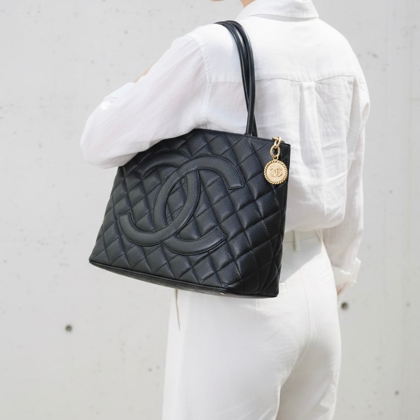 Include Entrupy Certificate of Authenticity｜Very Good ( Rank A)｜ CHANEL Caviar Skin Calf Leather Tote Bag Black Made In 1996～1997Year｜26052002