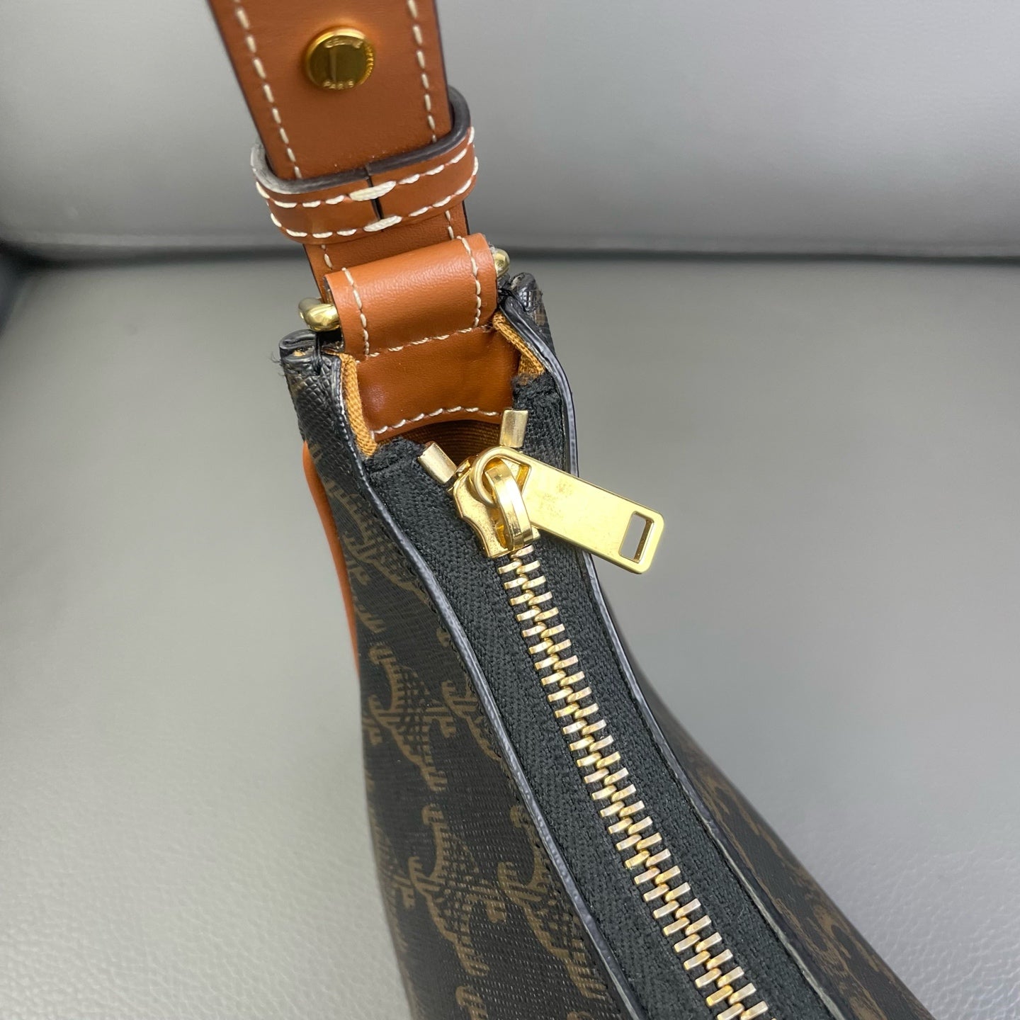 Very Good ( Rank A) ｜ CELINE AVA Shoulder Bag