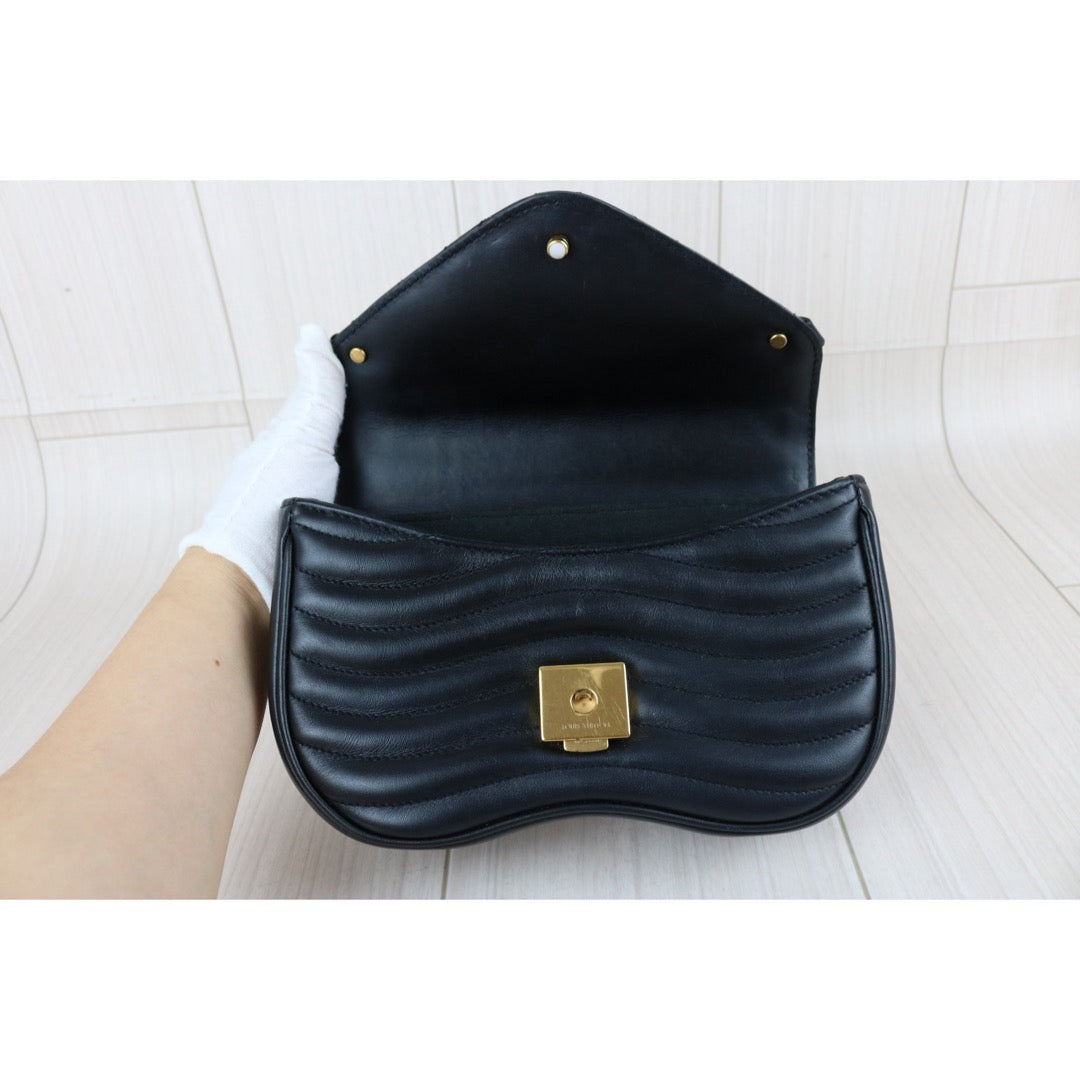 Include Entrupy Certificate of Authenticity｜Good ( Rank AB)｜ Louis Vuitton Calf Leather  New Wave Chain Shoulder Bag  Black｜Z26091613