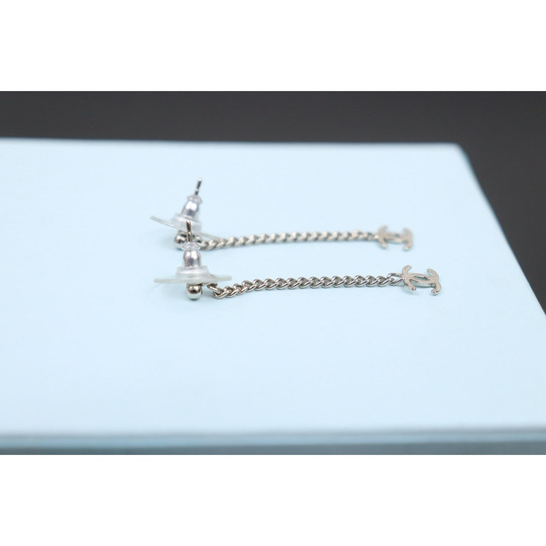 Very Good ( Rank A)｜ CHANEL Coco Mark Earrings Silver｜V25100719