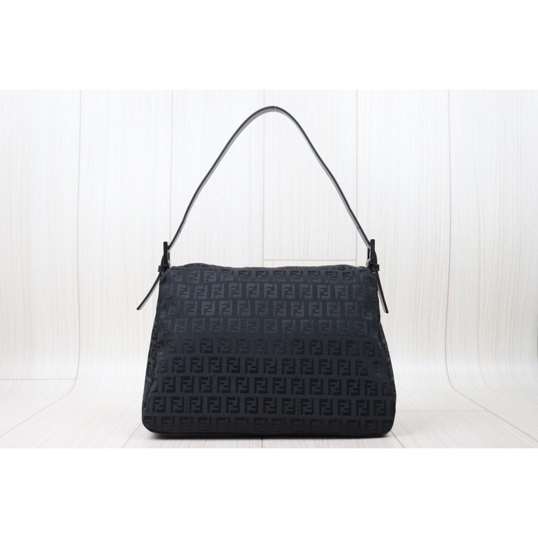 Rank A｜ FENDI Mamma Baguette Shoulder Bag Black ｜V24060624