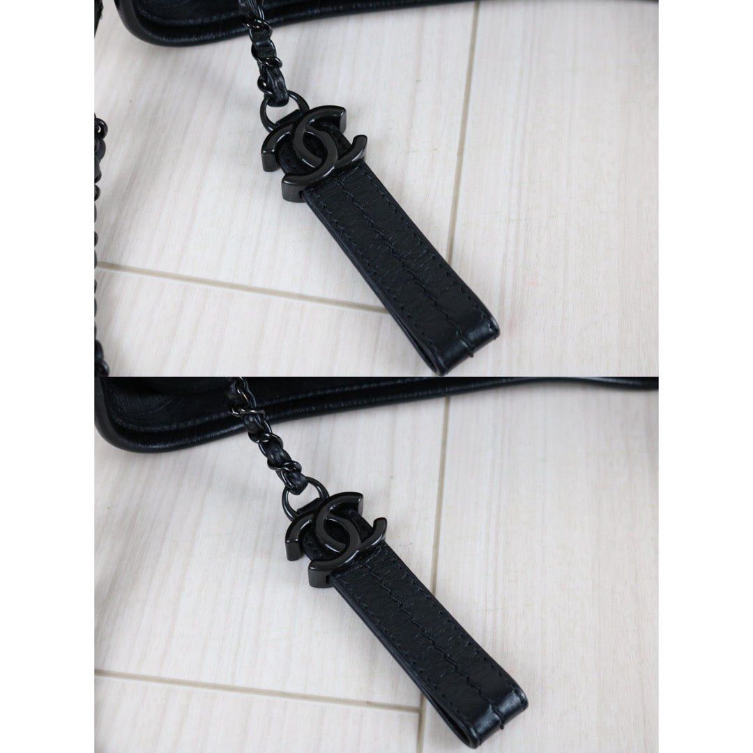 Include Entrupy Certificate of Authenticity｜Very Good ( Rank A)｜CHANEL So Black Calfskin Gabrielle Shoulder Bag PM Made in 2019-2020Year｜S26073121