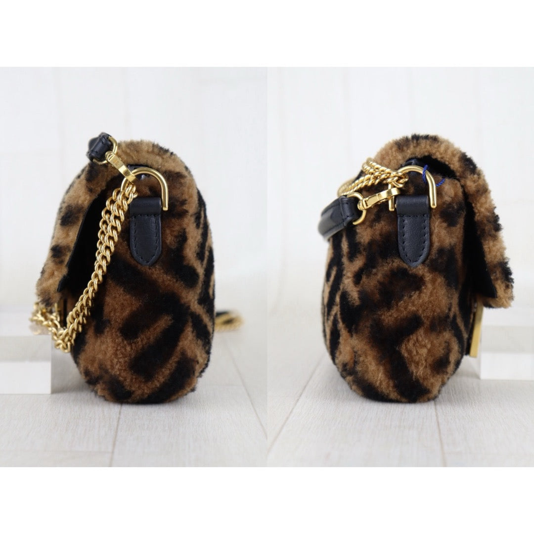 Very Good ( Rank A)｜ FENDI Zucca Mamma Baguette Sheep Skin Brown Shoulder Bag PM｜S25121513