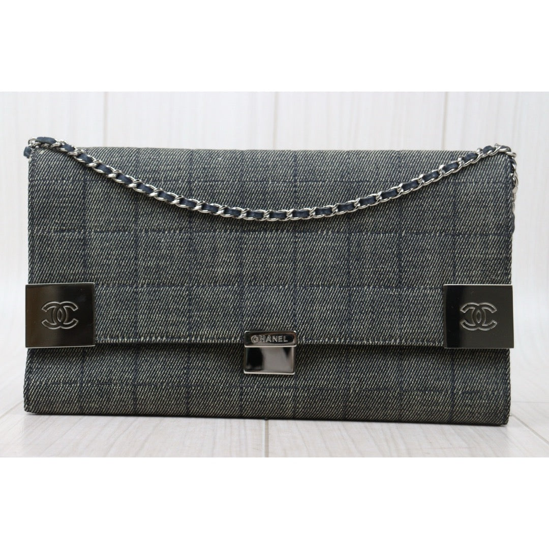 Good ( Rank AB)｜ CHANEL Denim Chocolate Bar Chain Bag Made in 2002-2003 Year｜V24122605