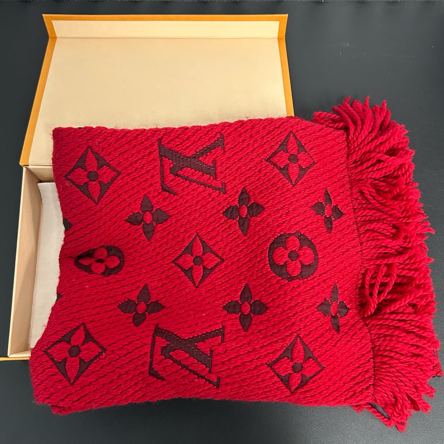 Very Good ( Rank A)｜LV Monogram Red Scarf