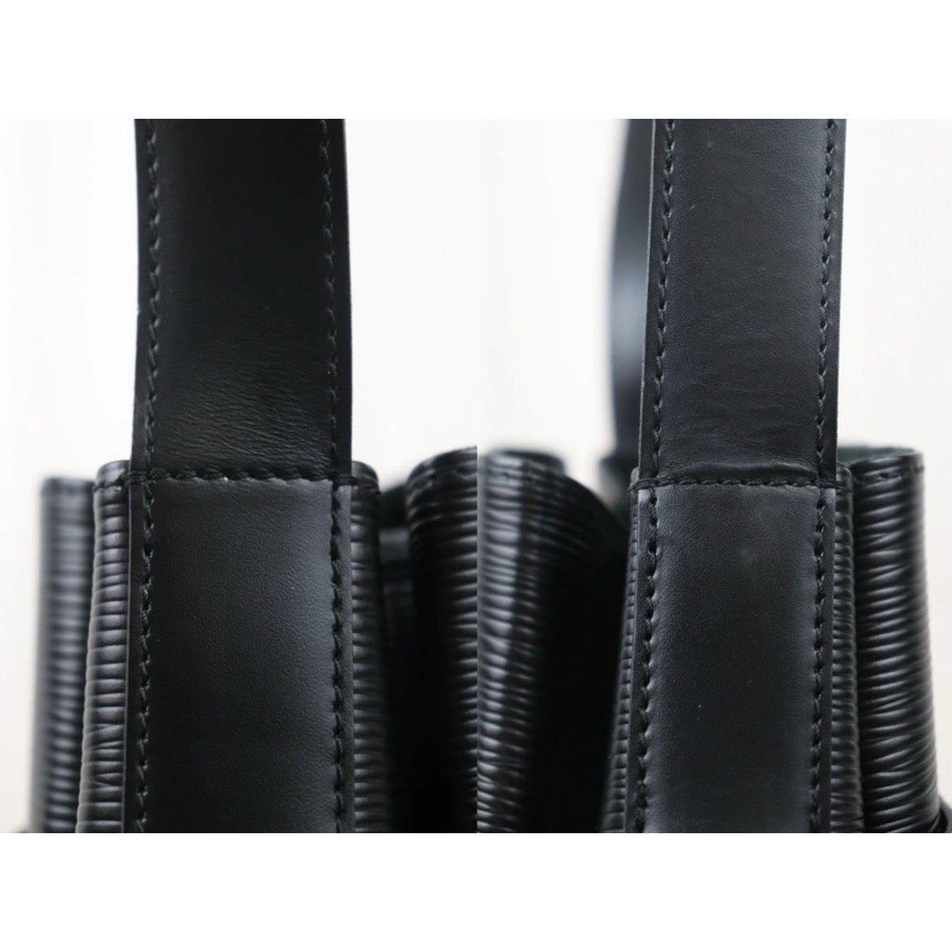 Very Good ( Rank A)｜ LV Epi Sack de Paul Shoulder Bag｜24101009