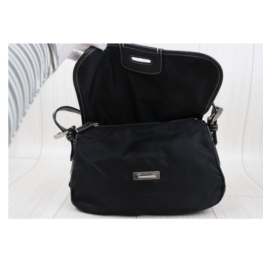 Rank A｜Prada Nylon Shoulder Bag Black｜Q24032614