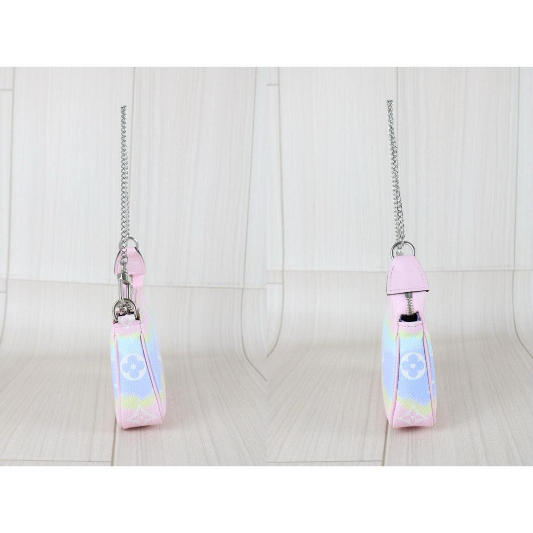 Very Good ( Rank A) ｜ LV Monogram Mini Escale Pochette Accessoires Limited edition｜S25110303