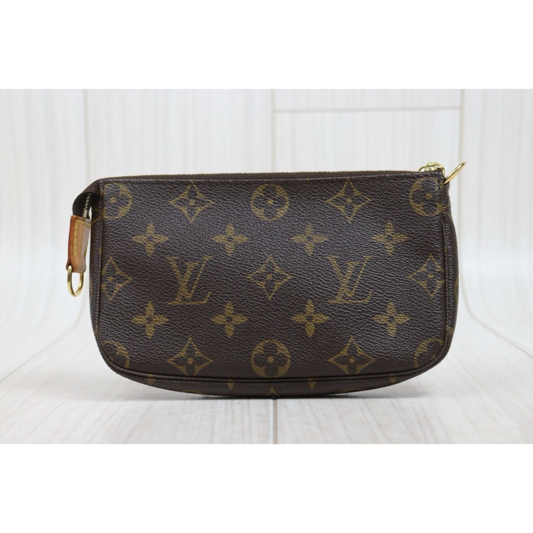 Include Entrupy Certificate of Authenticity｜Very Good ( Rank A) ｜Louis Vuitton Monogram Pochette Accessoire MM｜26040704