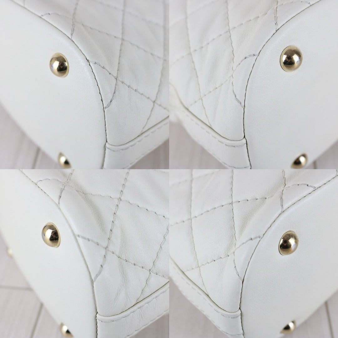 Include Entrupy Certificate of Authenticity｜Good ( Rank AB) ｜CHANEL Calf Leather  Potato Bucket Chain Shoulder Bag White Made in 2018-2019Year｜Y26012004