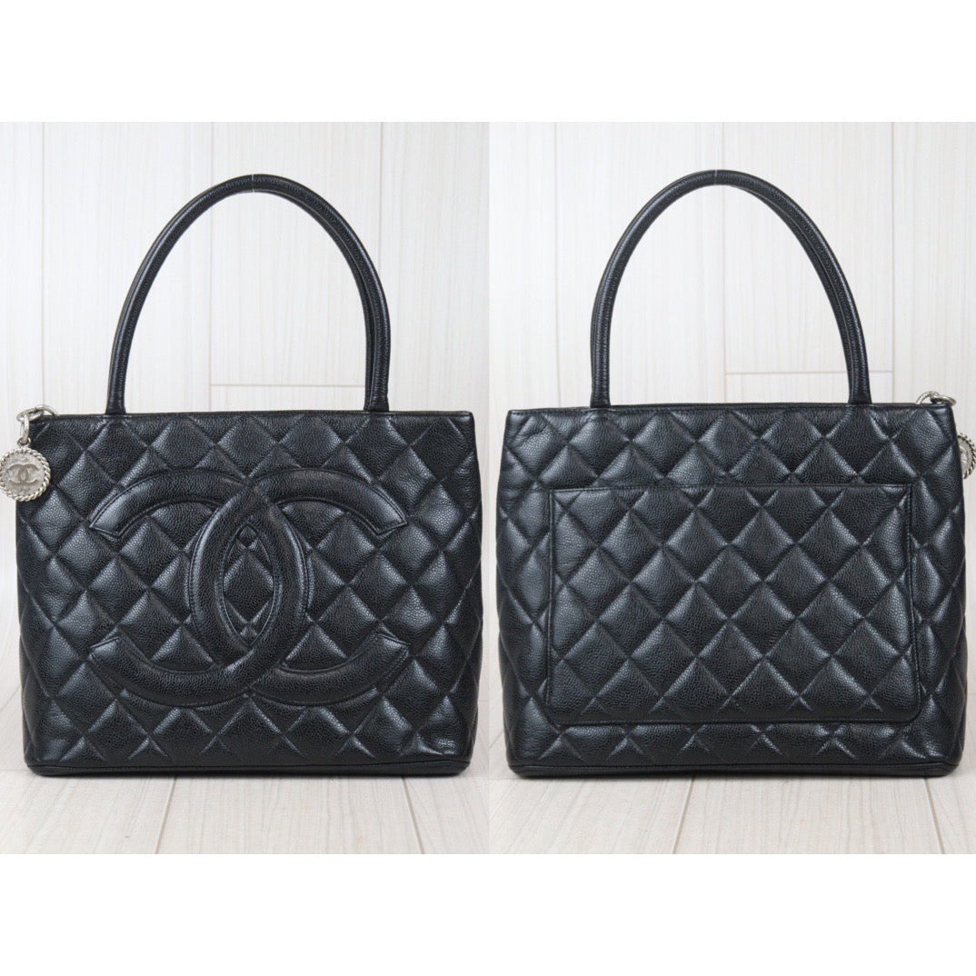 Rank AB｜ CHANEL Caviar Skin Leather Calf Leather Tote Bag Made In 2000～2002 Year｜23100607