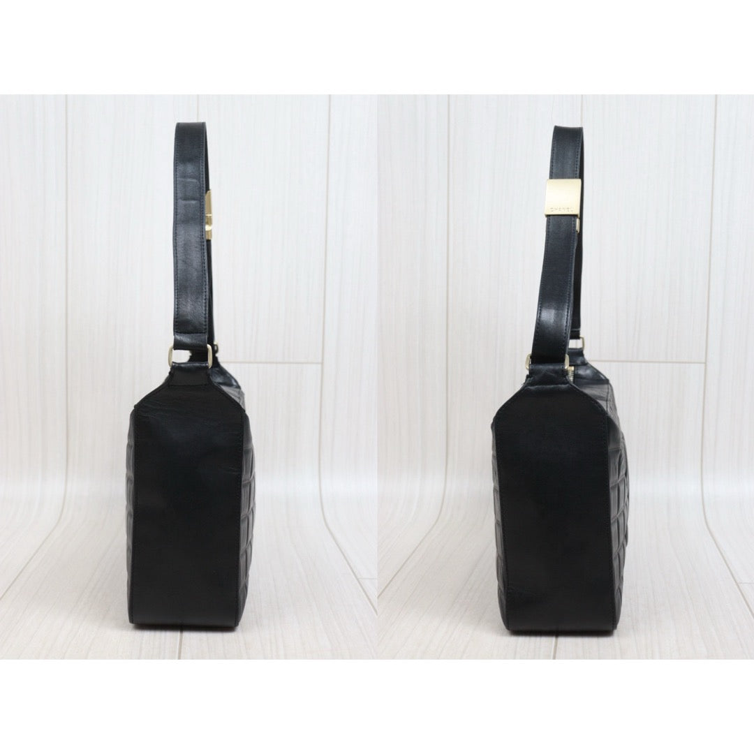 Include Entrupy Certificate of Authenticity｜Good ( Rank AB)｜CHANEL Choco Bar Lambskin Black Shoulder Bag  Made In 2003～2004Year｜26022610