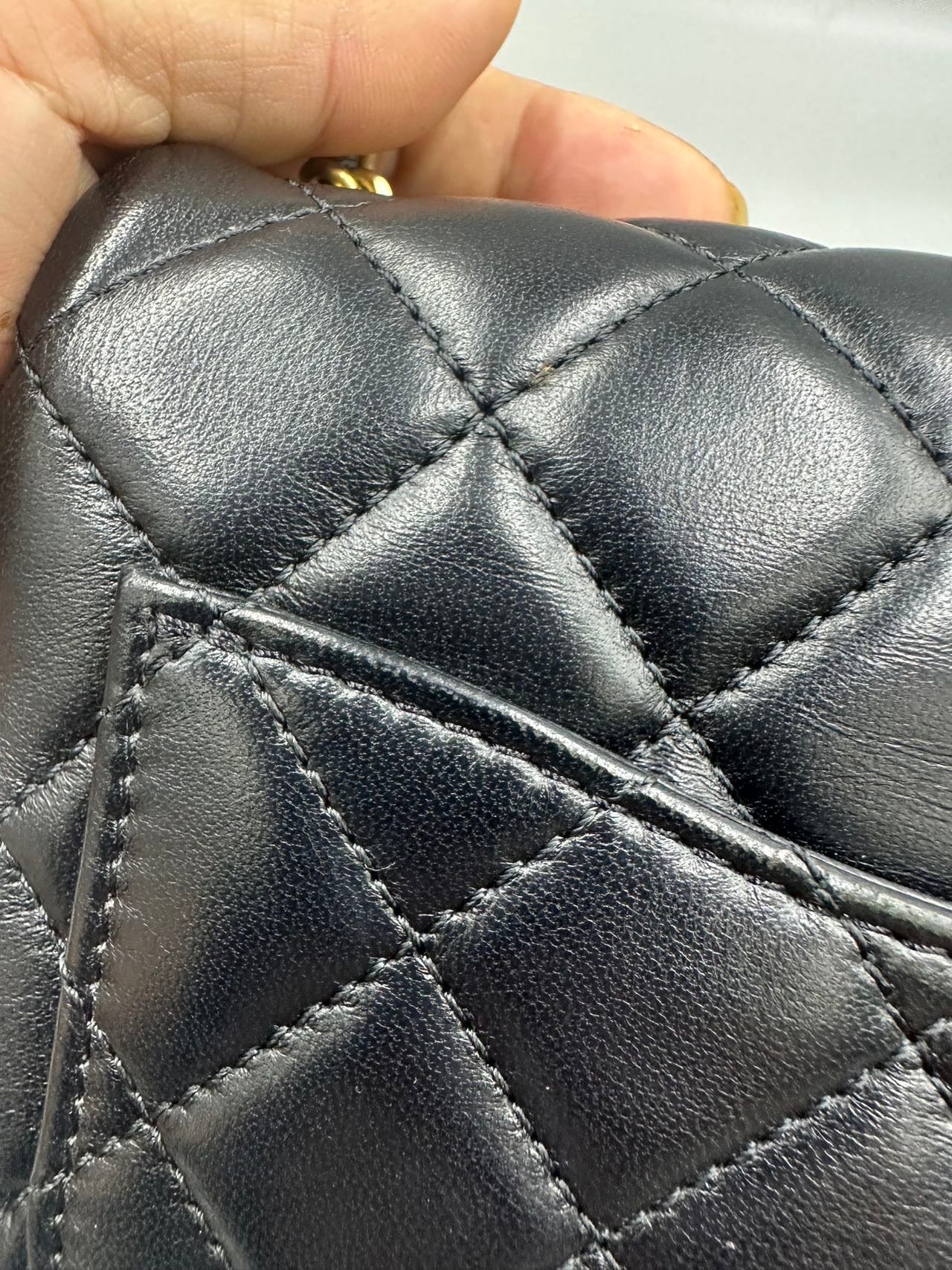 Include Entrupy Certificate of Authenticity｜Very Good ( Rank A)｜ CHANEL Lanbskin Square Shoulder Bag Black
