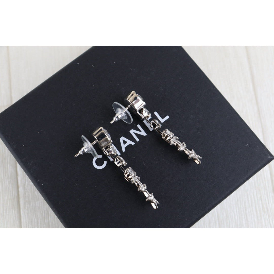 Very Good ( Rank A)｜ CHANEL Coco Mark Rhinestone star  Earrings Silver｜H25011108