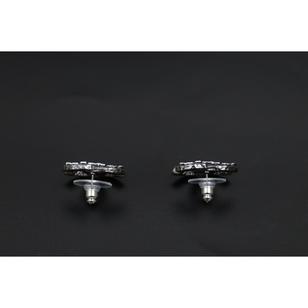 Include Authentic Detective Certificate of Authenticity｜Very Good ( Rank A) ｜CHANEL COCO Mark  A21P Black White Earrings Made In 2021Year｜S26031004