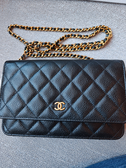 First installment 1/3｜ Include Entrupy Certificate of Authenticity｜Very Good ( Rank A)｜CHANEL Caviar Skin WOC Chain Bag Black