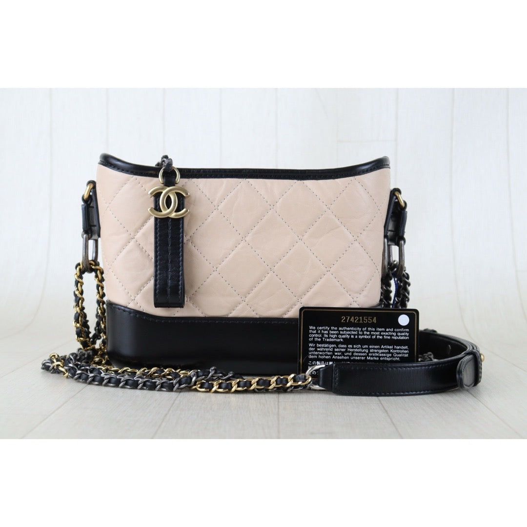 Include Entrupy Certificate of Authenticity｜Good ( Rank AB) ｜CHANEL Gabrielle Aged Calfskin Small Hobo Bag Shoulder Bag Made in 2018-2019 Year｜S26080108