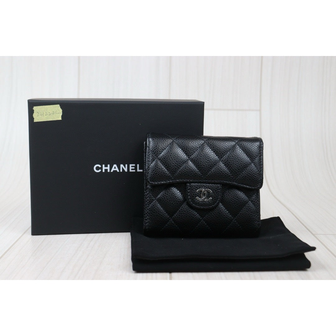 Very Good ( Rank A) ｜CHANEL Caviar Skin Leather Calf Leather  Wallet Black ｜24122002
