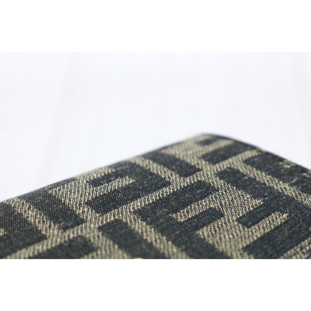 Very Good ( Rank A)｜FENDI  Zucca Mamma Continental With Chain｜S25081801