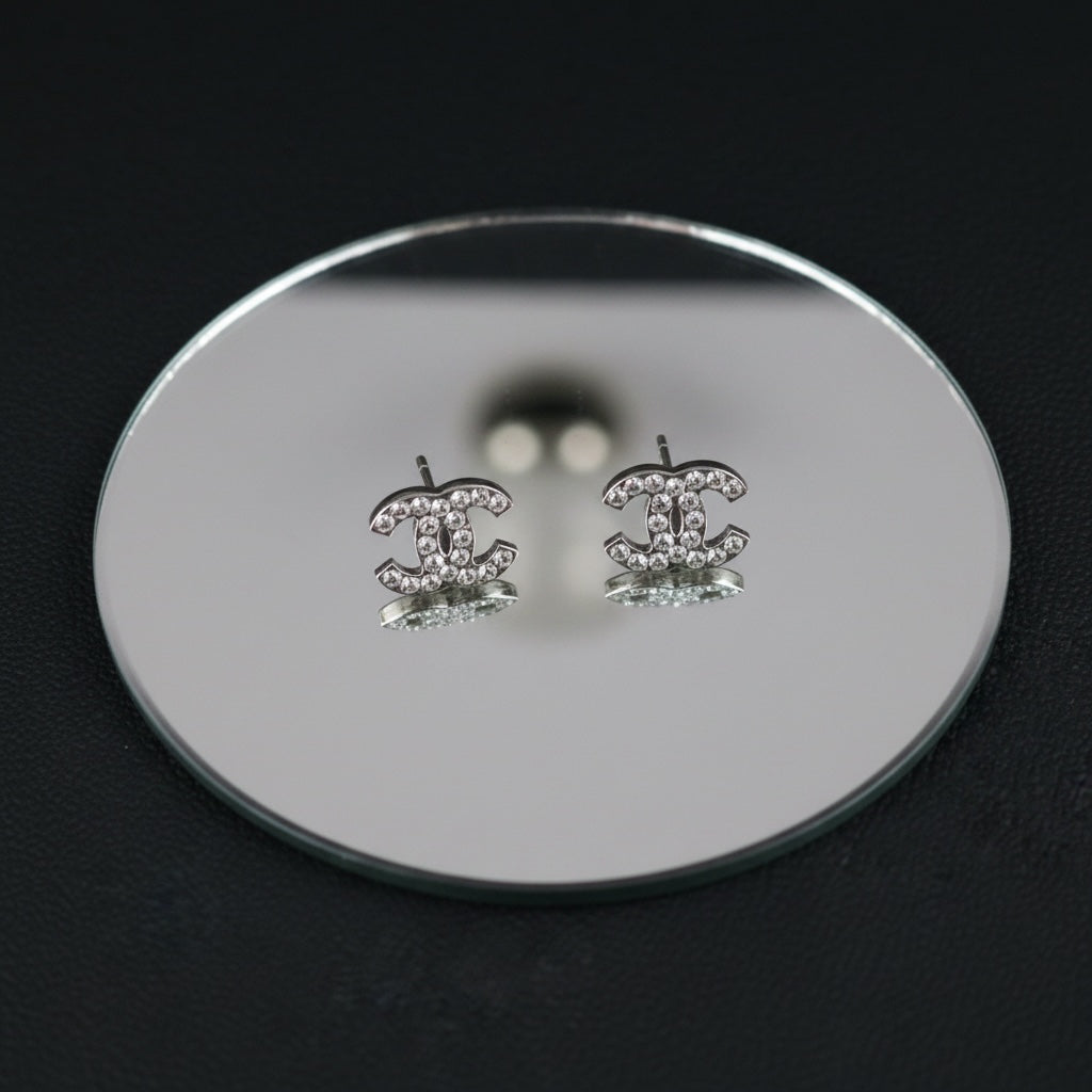 Include Authentic Detective Certificate of Authenticity｜Very Good ( Rank A) ｜CHANEL 04V COCO Mark Rhinestone Earrings Made In 2004Year｜S26061005