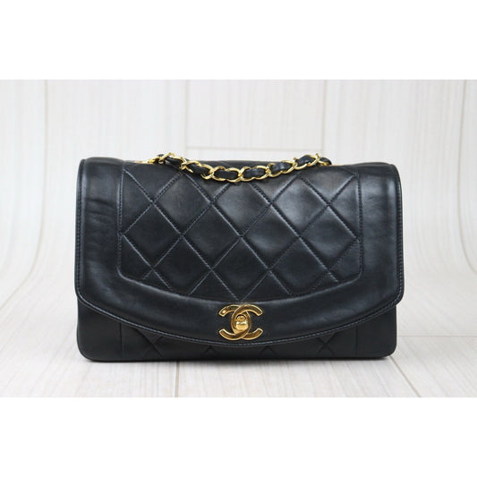 Good ( Rank AB)| CHANEL Matrasse Diana 22 Lamb Skin Chain Bag Made in 1994-1996 Year|P24073005