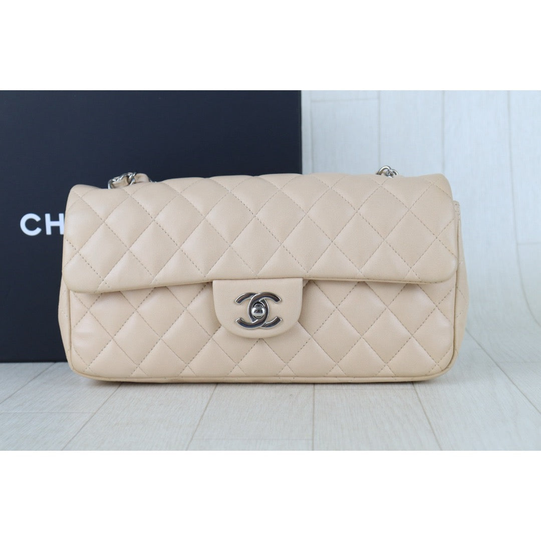 Include Entrupy Certificate of Authenticity｜Very Good ( Rank A)｜ CHANEL Lamb Skin Matrasse Chain Double East West Shoulder Bag  Beige Made In 2008-2009 Year｜S26083007