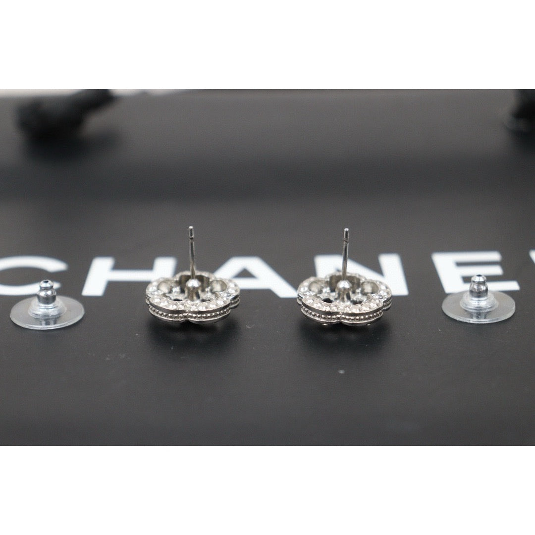 Very Good ( Rank A) ｜CHANEL COCO Mark Silver Diamond Vintage Earrings ｜S24102413