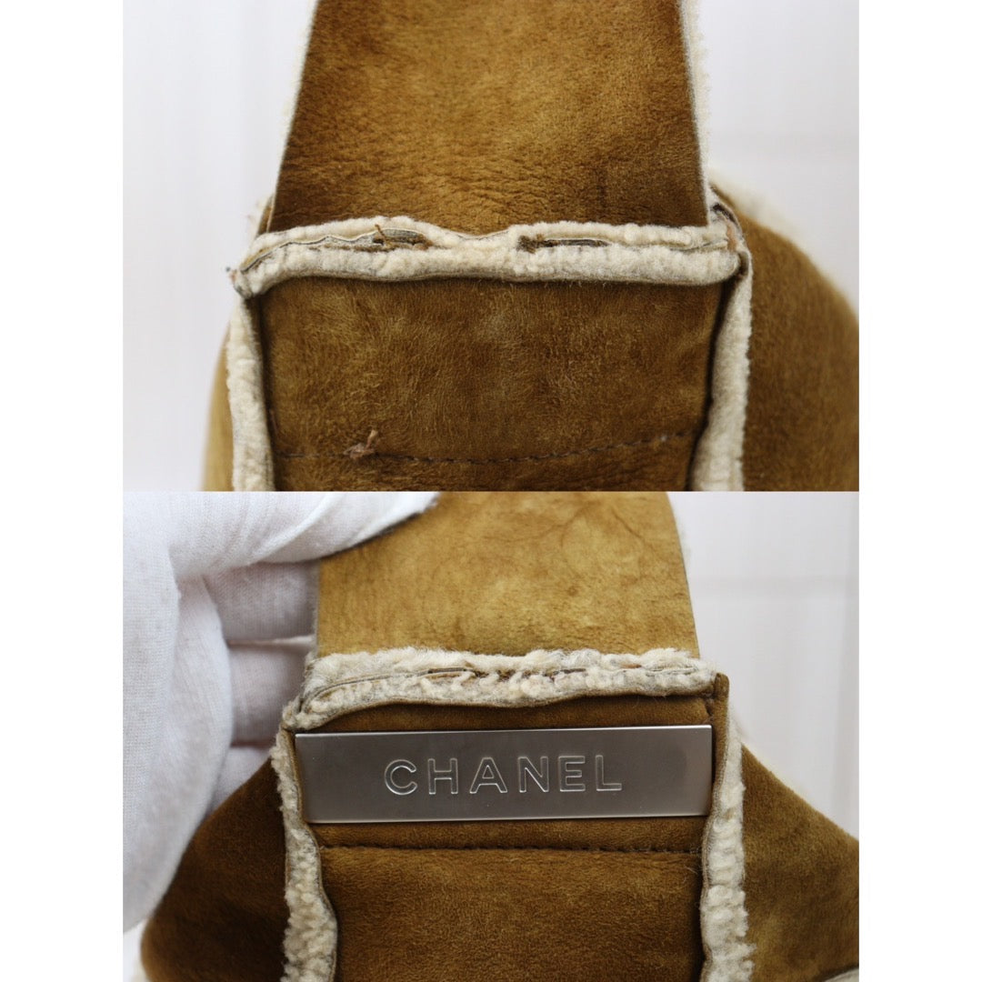 Rank AB｜ CHANEL Suede Teddy Wool Shoulder Bag Brown Made In 2000-2002Year｜24070809