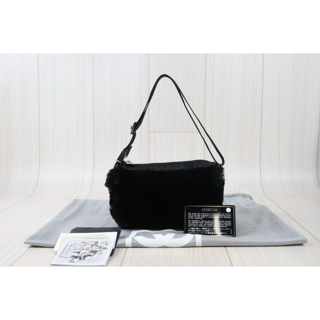 Very Good ( Rank A) ｜ CHANEL Rabbit Fur Canvas Shoulder Bag Black  Made In 2005-2006Year｜W24080703